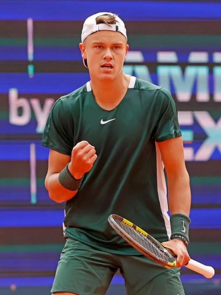 马展现的精 马展现的精