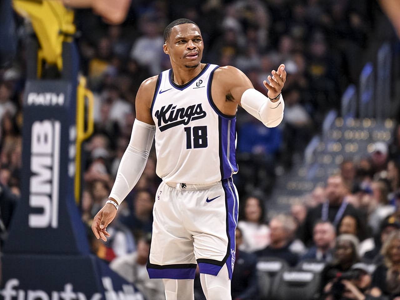 禁区内卡位 禁区内卡位